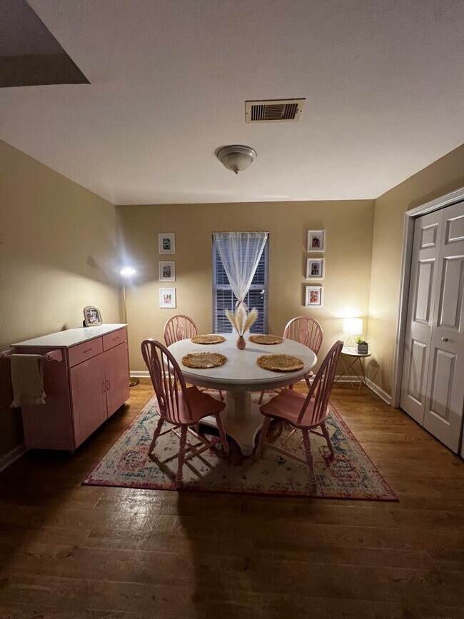 Building Photo - 216 Bruiser Cir