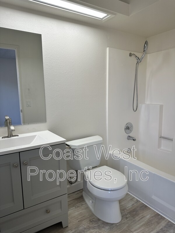 Building Photo - 3563 Roosevelt St