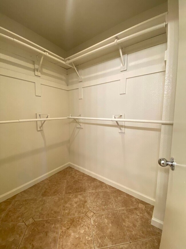 Building Photo - Spacious Home with a Pool & Hot Tub!