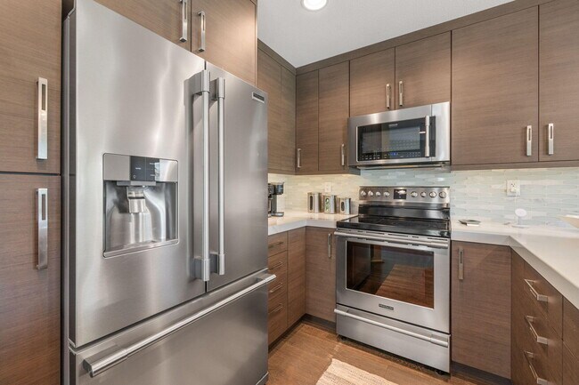 Building Photo - 78179 Crimson Ct