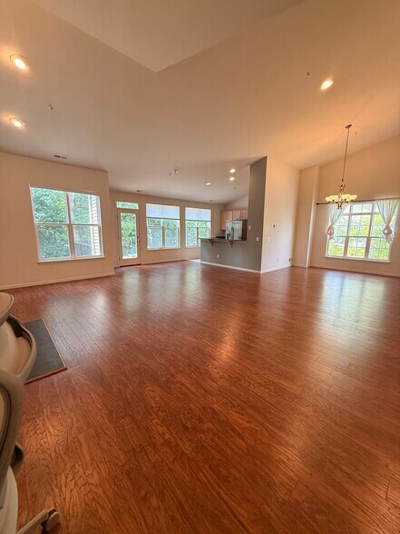 Building Photo - 3145 Asher Rd