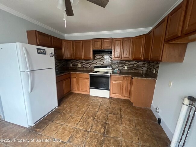 Building Photo - 504 Storrs St
