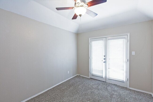 Building Photo - 1201 Rain Fern Dr