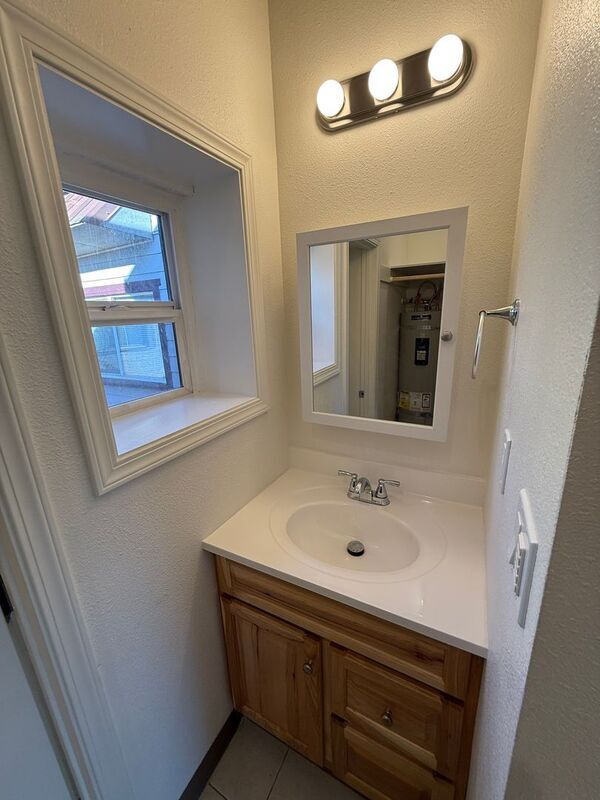 Building Photo - 1133 Salem Ave