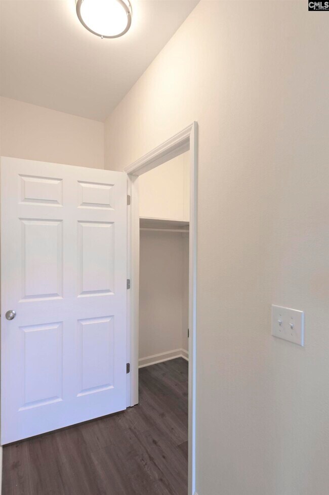 Building Photo - 119 Hutto Hill