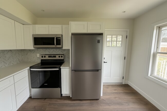 Building Photo - 2089 W 41st St
