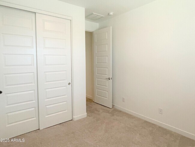 Building Photo - 8958 W Palo Verde Dr
