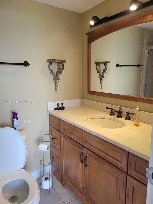 Building Photo - 2020 NE 135th St