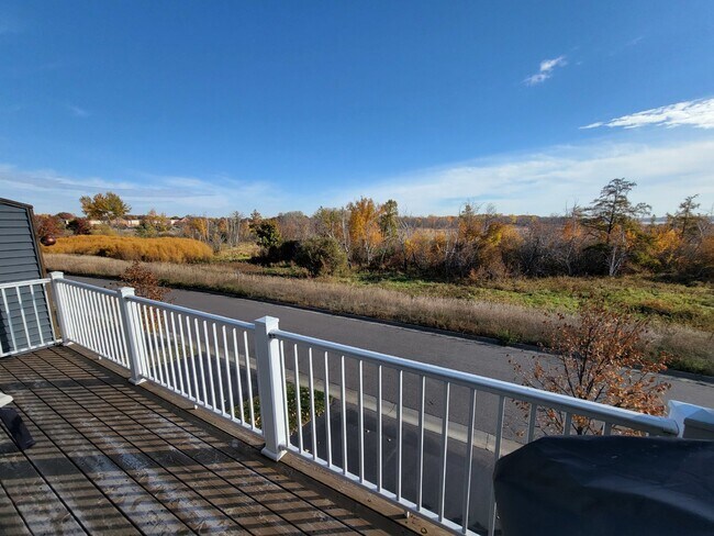 Building Photo - Furnished- Short term lease - Townhome in ...