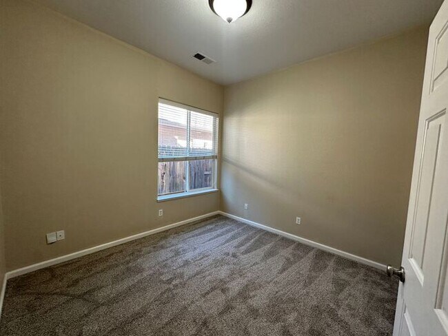 Building Photo - 1631 Caliterra Way