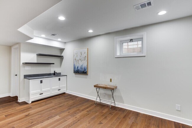 Building Photo - Fabulously Renovated 4 Bedroom, 3.5 Bathroom Home In Close in Potomac!!