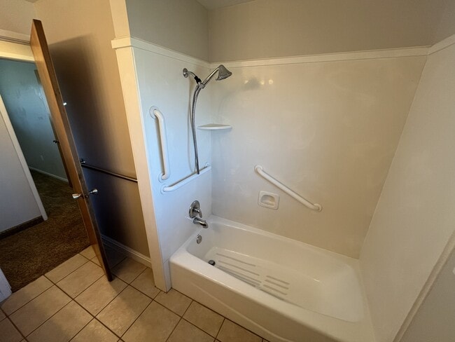 Building Photo - 1165 S Main St