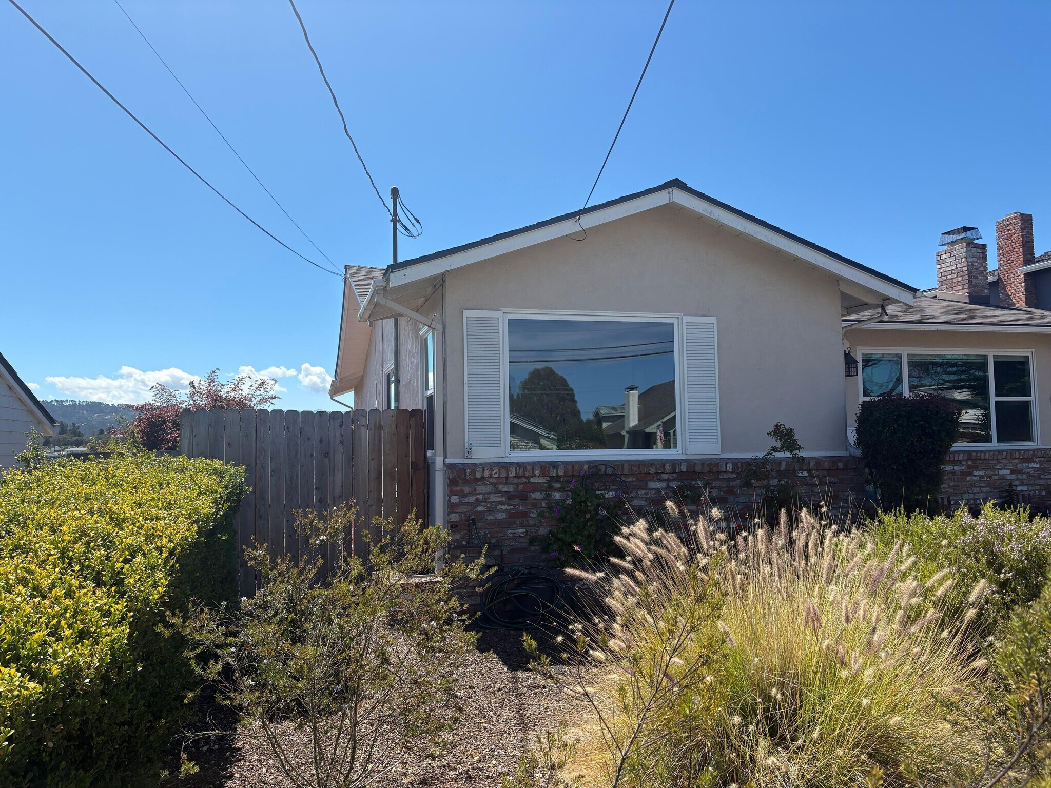 Building Photo - 1000 Portola Dr