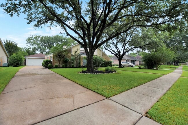 Building Photo - 15326 Glamorgan Dr