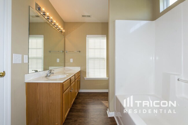 Building Photo - 10838 Traders Ct