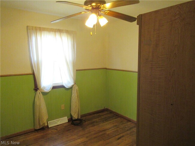 Building Photo - 7594 Southland Rd