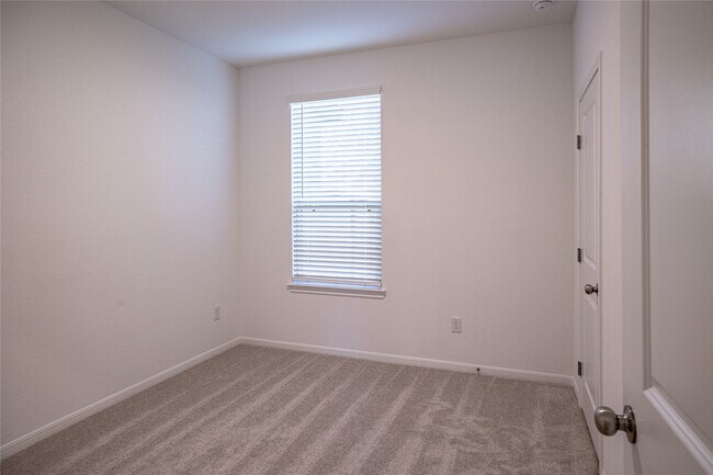 Building Photo - 5135 Persimmon Peak Pl