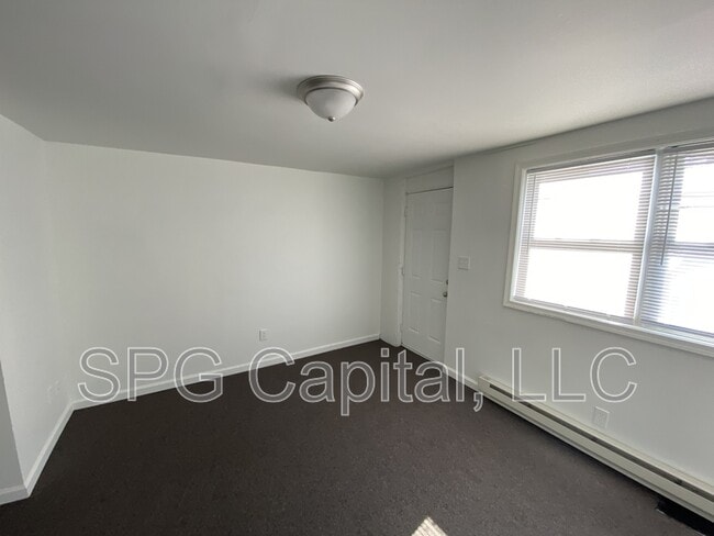 Building Photo - 233 E College Ave