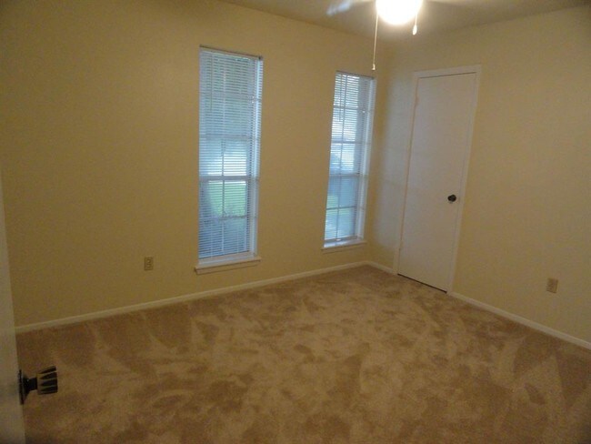 Building Photo - 16414 Paint Rock Rd