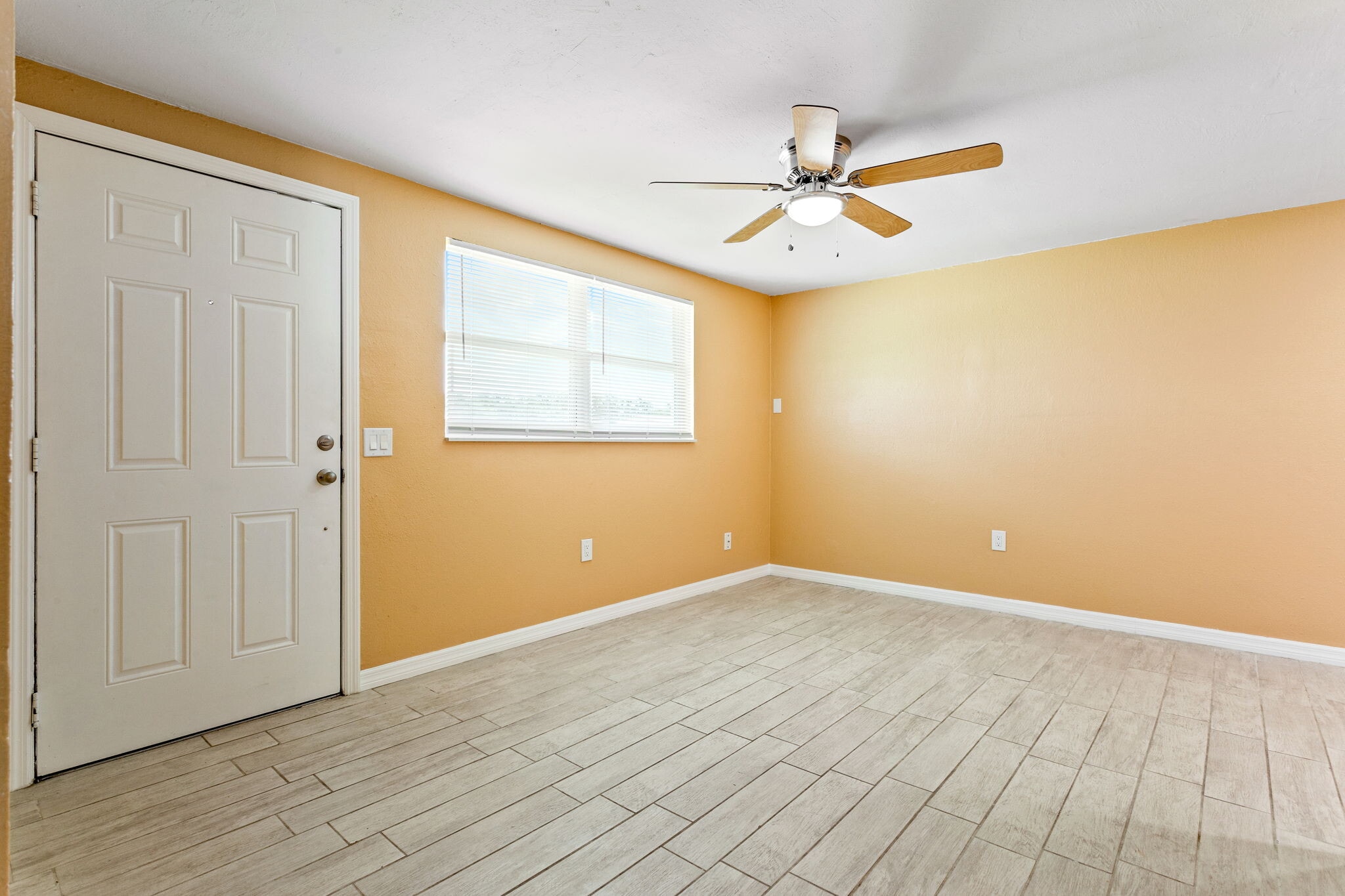 Building Photo - 2139 Ranchita Trl