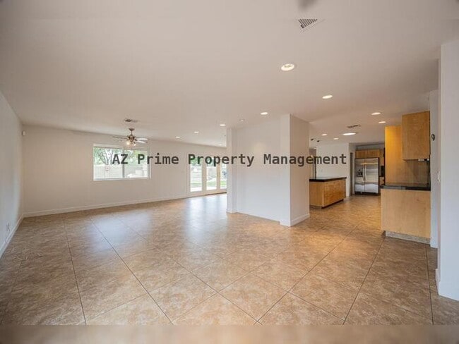 Building Photo - 5301 N 43rd Pl
