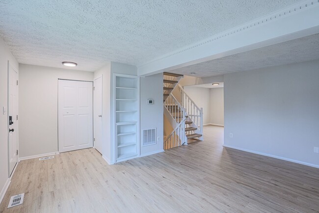 Building Photo - 426 Mystic View Turn