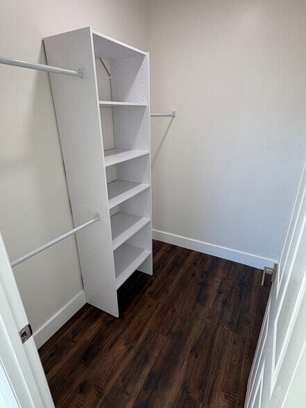 Building Photo - 1417 Woodbine Ave