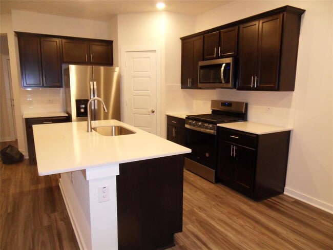 Building Photo - 14016 Lubeck Dr
