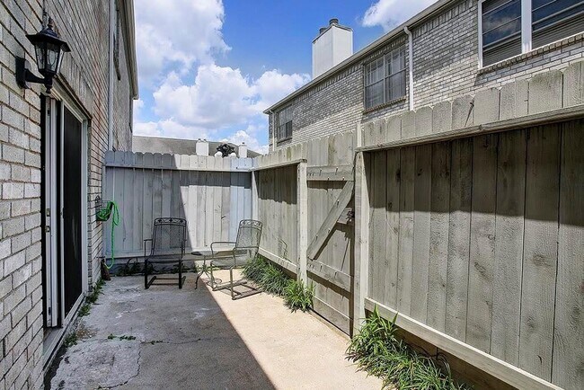 Building Photo - 7655 Cambridge St
