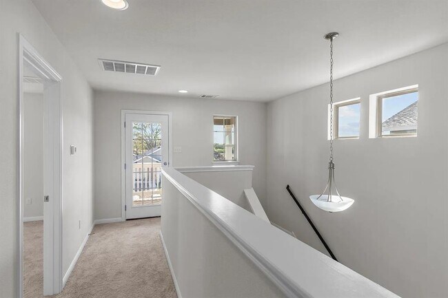 Building Photo - 1725 Lakota Ln