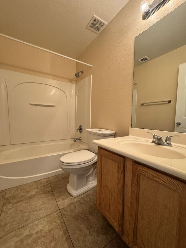 Building Photo - 4 BEDROOM HOME IN TUSCANO