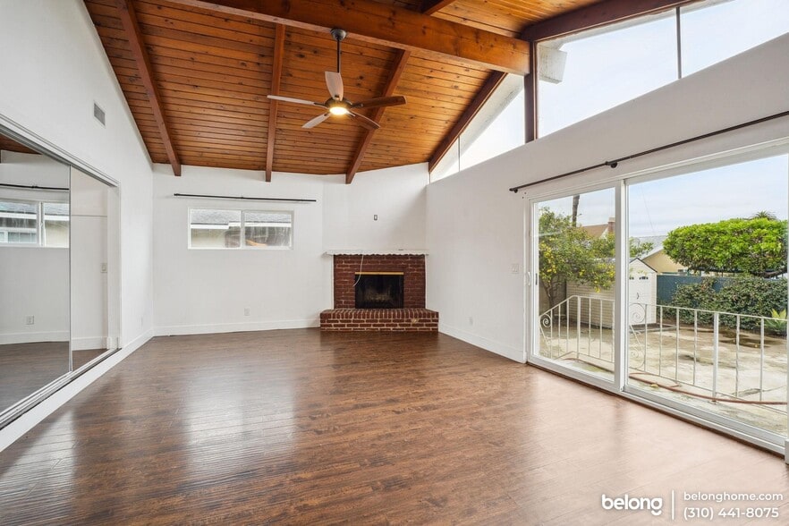 Building Photo - 1133 W 78th St