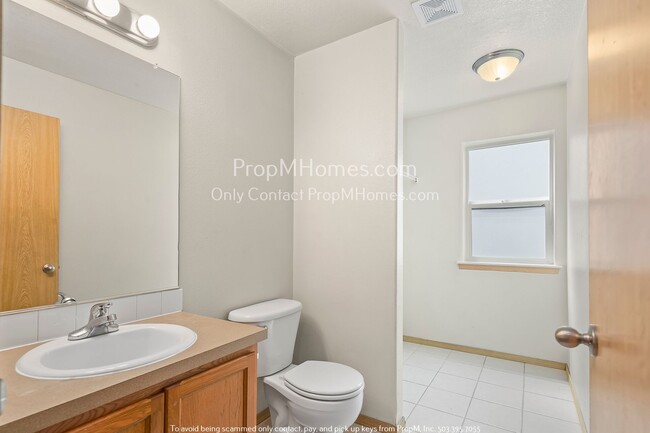 Building Photo - Four Bedroom Home in Powellhurst-Gilbert!