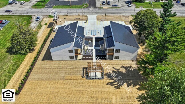 Building Photo - 1030 S Wayne St