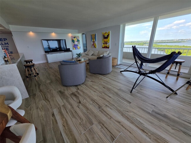 Building Photo - 5550 N Ocean Dr