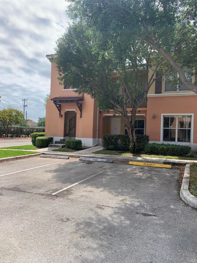 Building Photo - 3549 Forest Hill Blvd