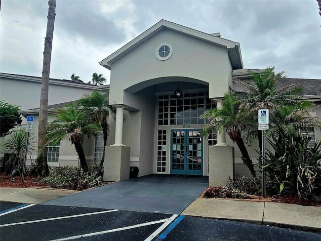 Building Photo - 9005 Lee Vista Blvd