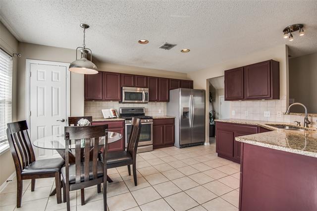 Building Photo - 5000 Evergreen Dr