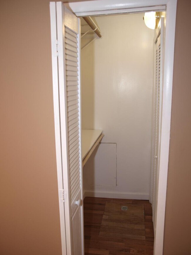 Building Photo - 1914 N 11th St