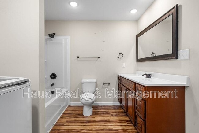 Building Photo - 1709 Evans Rd