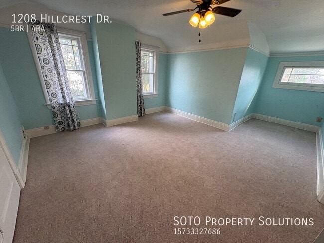 Building Photo - 1208 Hillcrest Dr