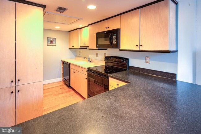 Building Photo - 2400 Baynard Blvd