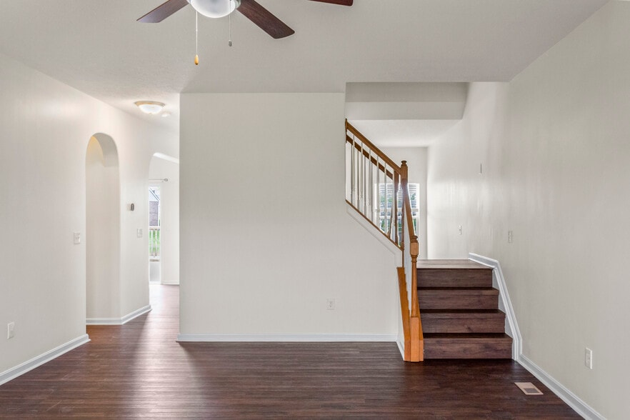 Building Photo - 6335 Arabian Dr