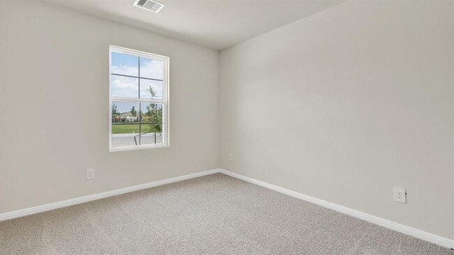 Building Photo - 332 St Thomas St