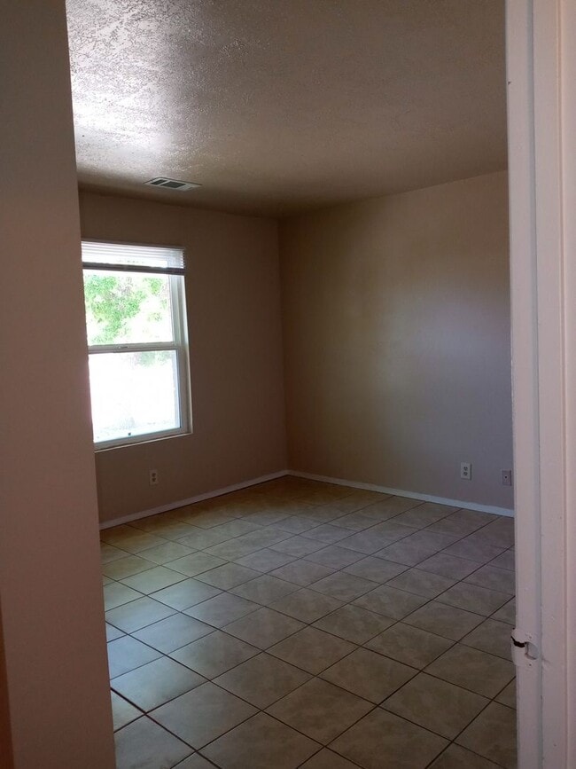 Building Photo - AFFORDABLE!!!