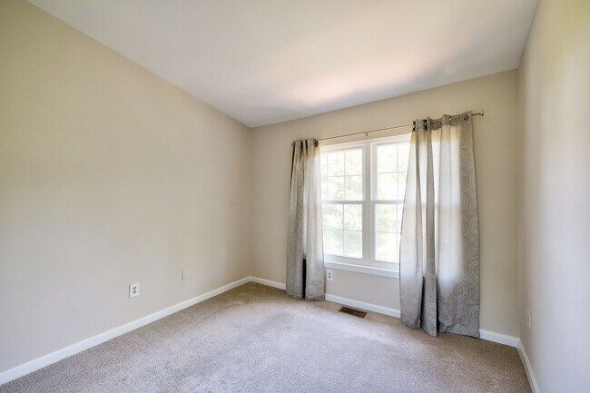 Building Photo - 16 Casino Ct