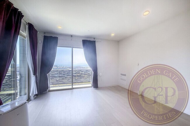 Building Photo - SF Shipyard - 3 BR, 2.5 BA Townhouse 1,634...