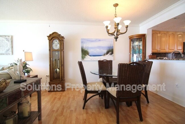 Building Photo - 1095 N Hwy A1A