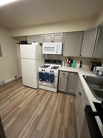 Building Photo - 9 Unger Ln