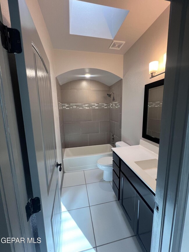 Building Photo - 807 HC Gilbert Minjares Dr